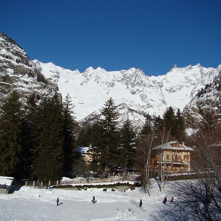 Hotel Lo Scoiattolo Courmayeur Zewnętrze zdjęcie