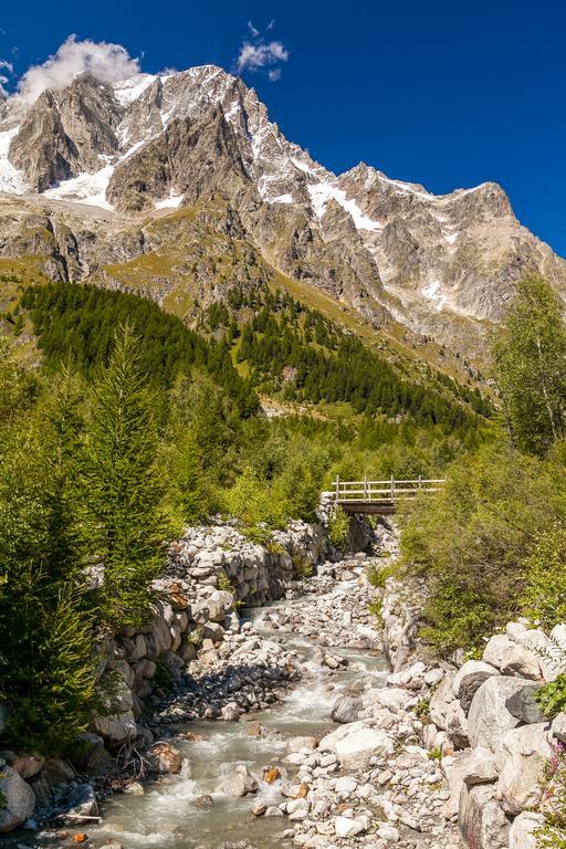 Hotel Lo Scoiattolo Courmayeur Zewnętrze zdjęcie