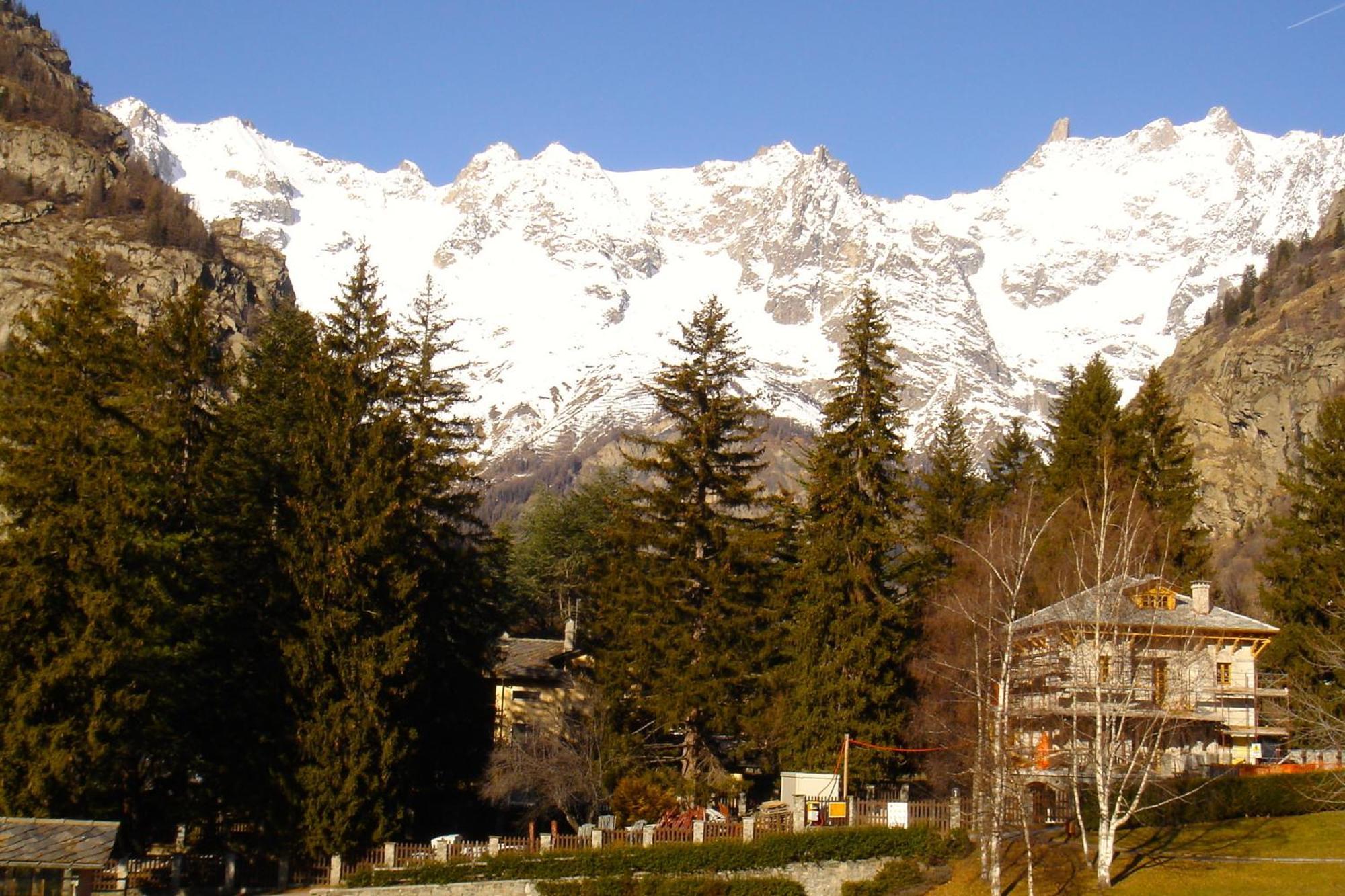 Hotel Lo Scoiattolo Courmayeur Zewnętrze zdjęcie
