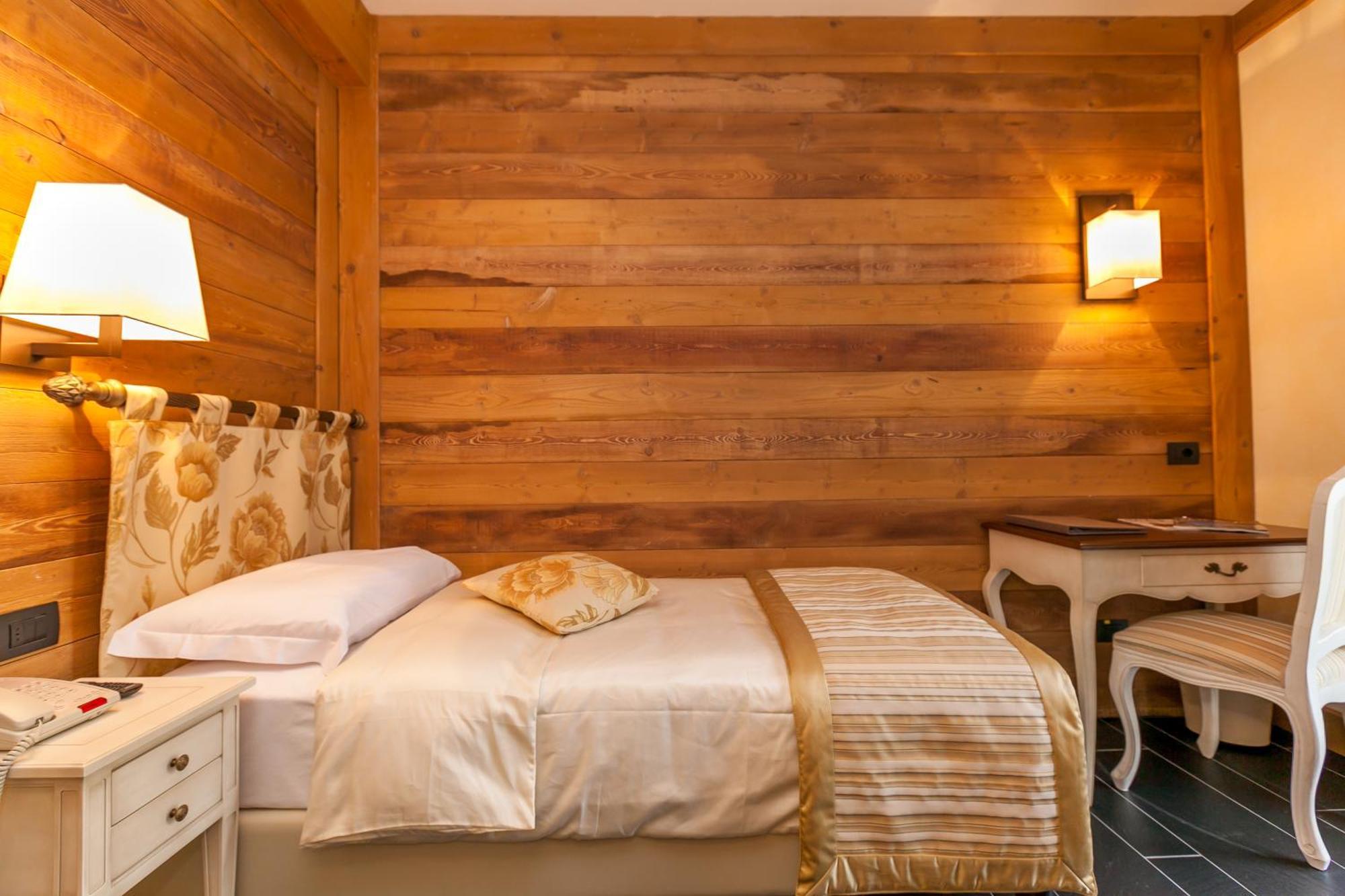 Hotel Lo Scoiattolo Courmayeur Pokój zdjęcie