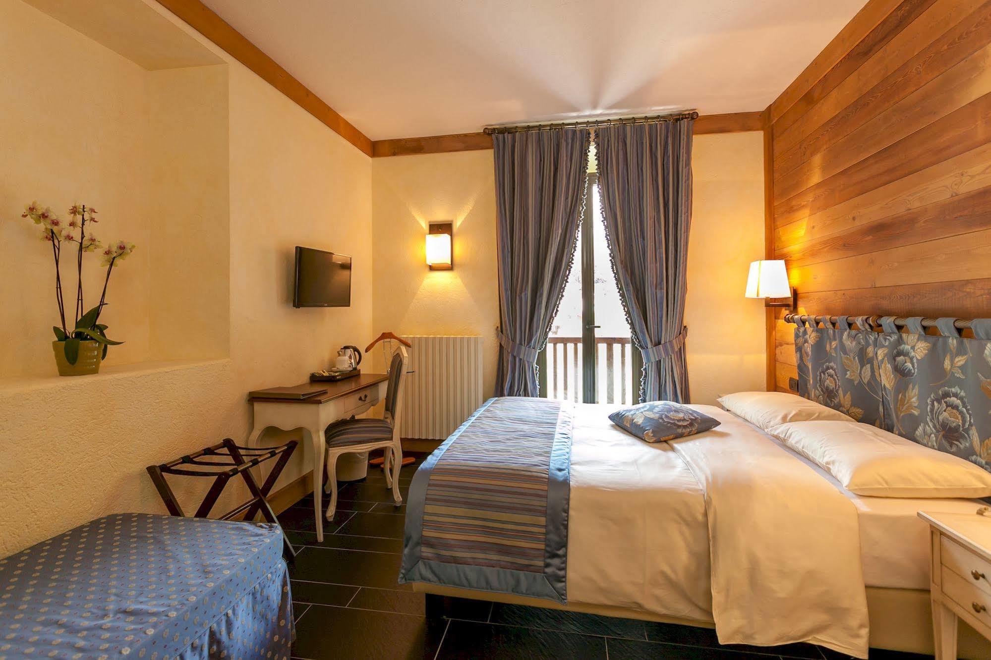 Hotel Lo Scoiattolo Courmayeur Zewnętrze zdjęcie