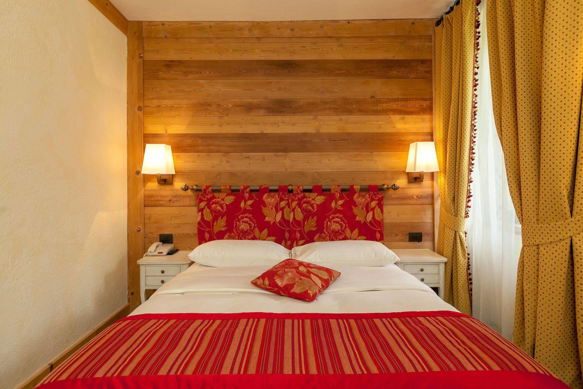 Hotel Lo Scoiattolo Courmayeur Zewnętrze zdjęcie