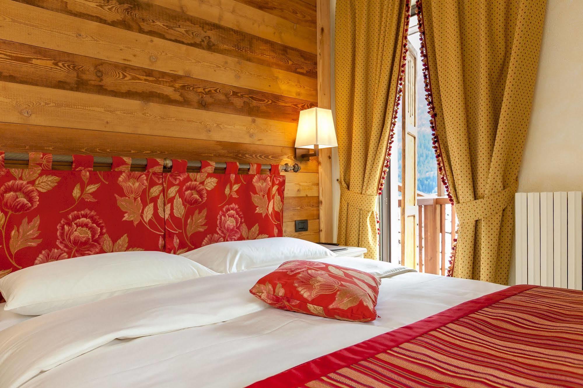 Hotel Lo Scoiattolo Courmayeur Zewnętrze zdjęcie