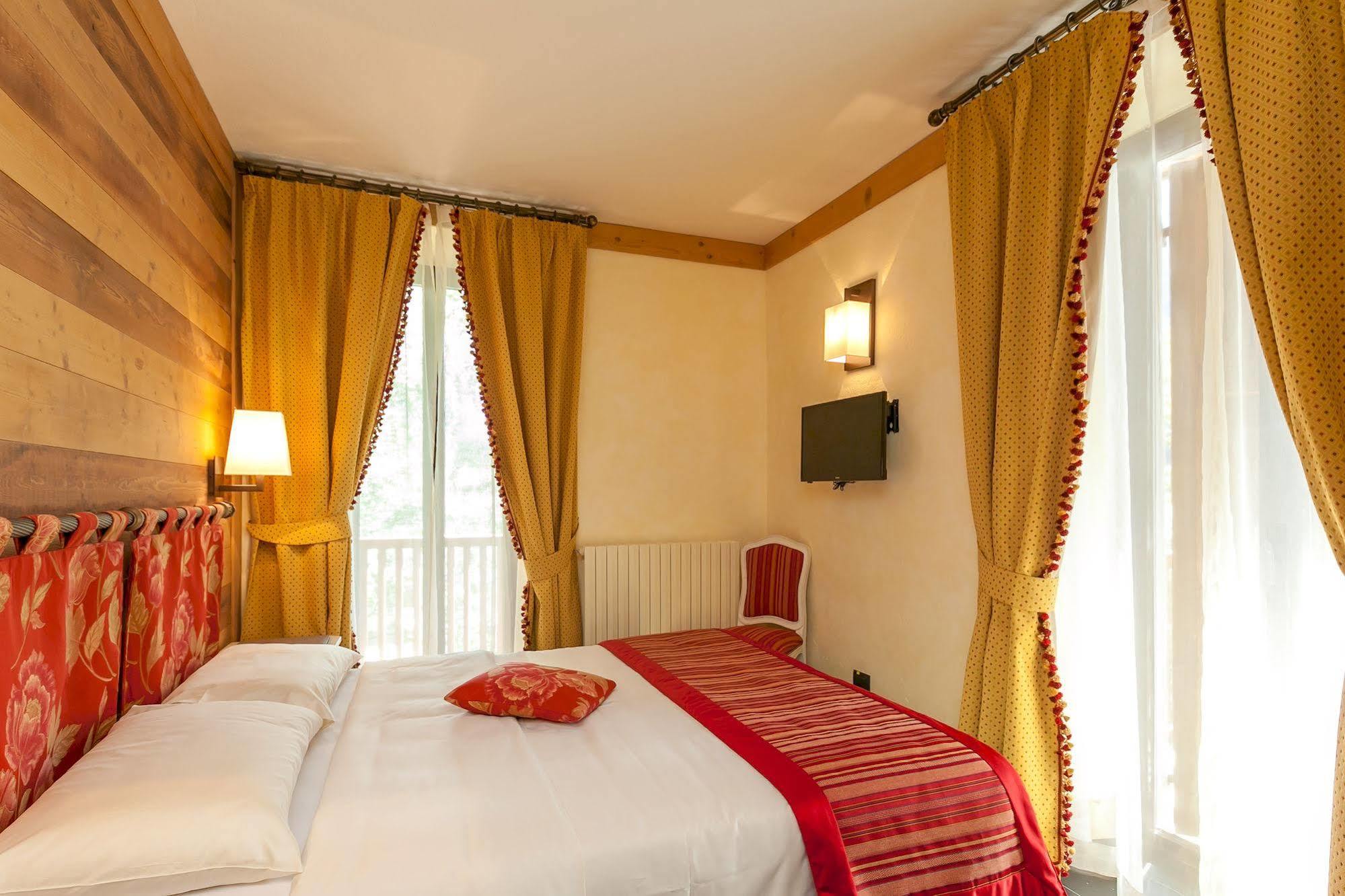 Hotel Lo Scoiattolo Courmayeur Zewnętrze zdjęcie