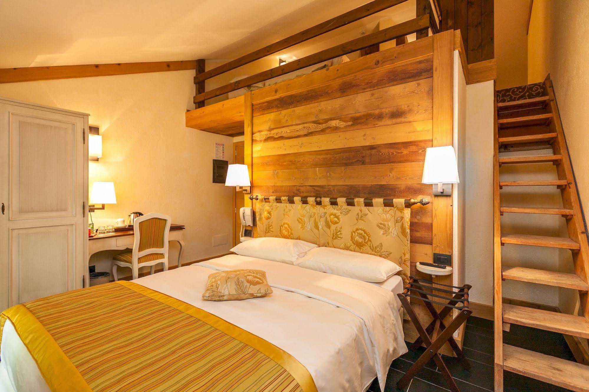 Hotel Lo Scoiattolo Courmayeur Zewnętrze zdjęcie