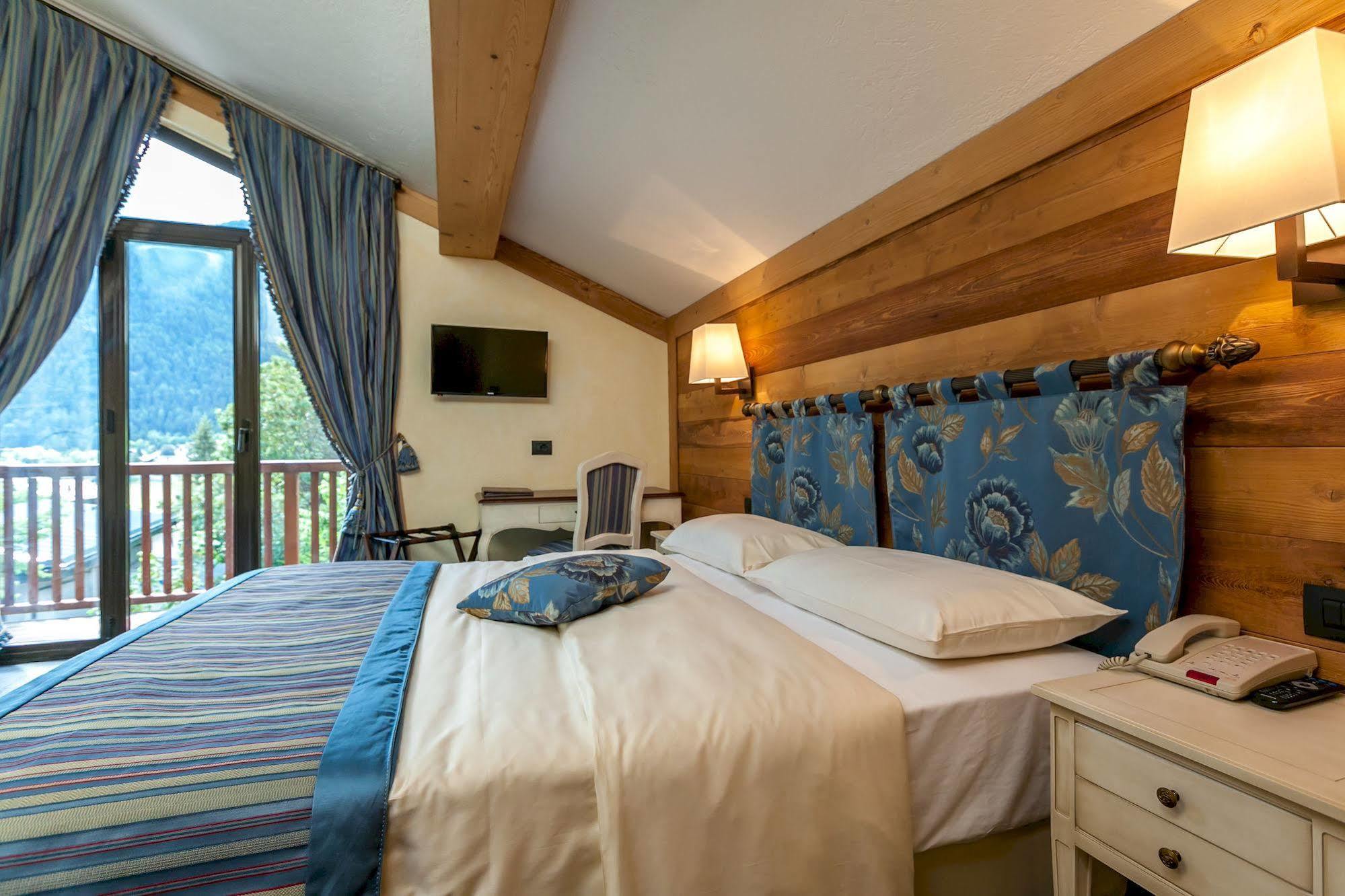 Hotel Lo Scoiattolo Courmayeur Zewnętrze zdjęcie